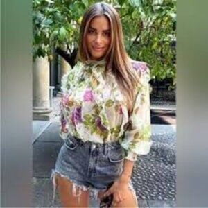 Zara Floral Ruffle Blouse - Medium